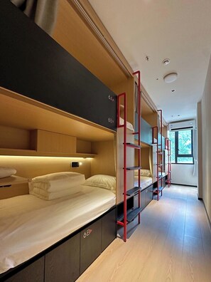 Elite Shared Dormitory, Women only, City View | Hypo-allergenic bedding, blackout drapes, soundproofing, free WiFi - Amic Girls' Hostel Shenzhen Shekou  (Shenzhen)