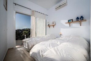 5 bedrooms, in-room safe, iron/ironing board, travel cot