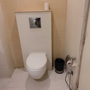 华丽客房 | 浴室 | 免费洗浴用品、毛巾、肥皂、洗发水
