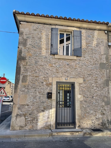 Arles fait sa révolution - Maison de ville avec 2 chambres et un canapé lit