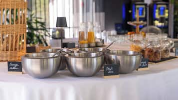 Daily buffet breakfast (EUR 15 per person)