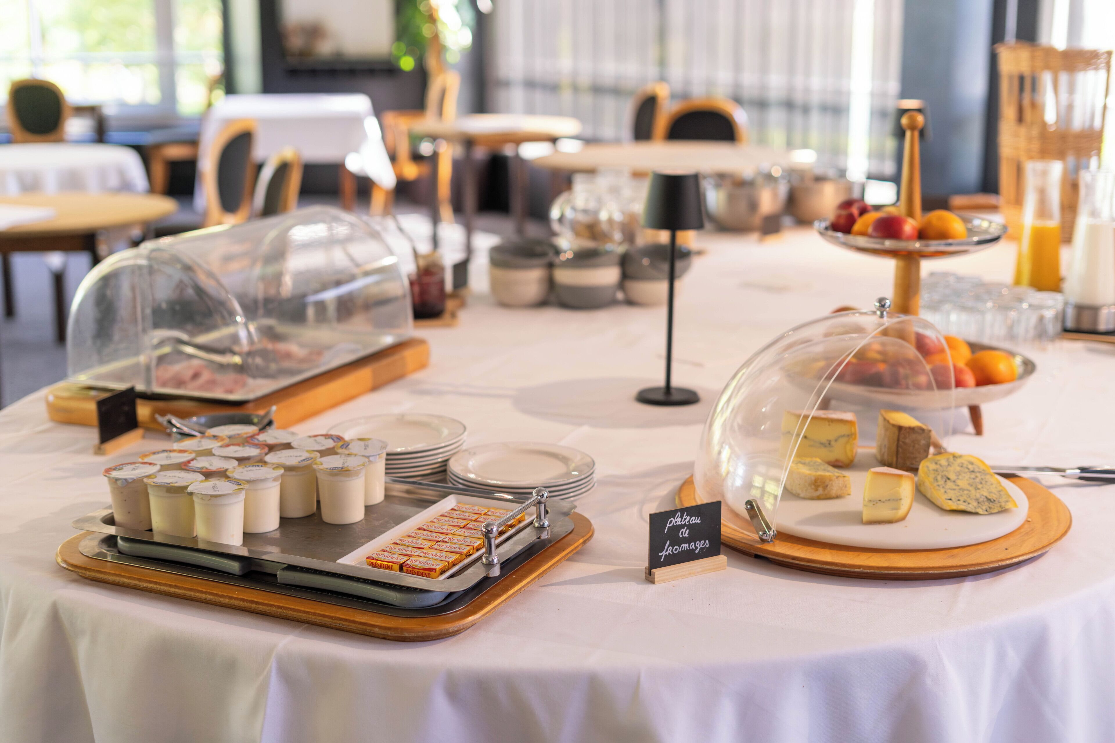 Petit déjeuner buffet (15 EUR par personne)