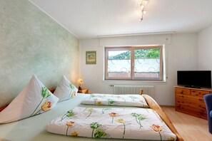 1 bedroom, WiFi, bed sheets - Guesthouse Hanni – Double Room with Wi-Fi (Todtmoos)