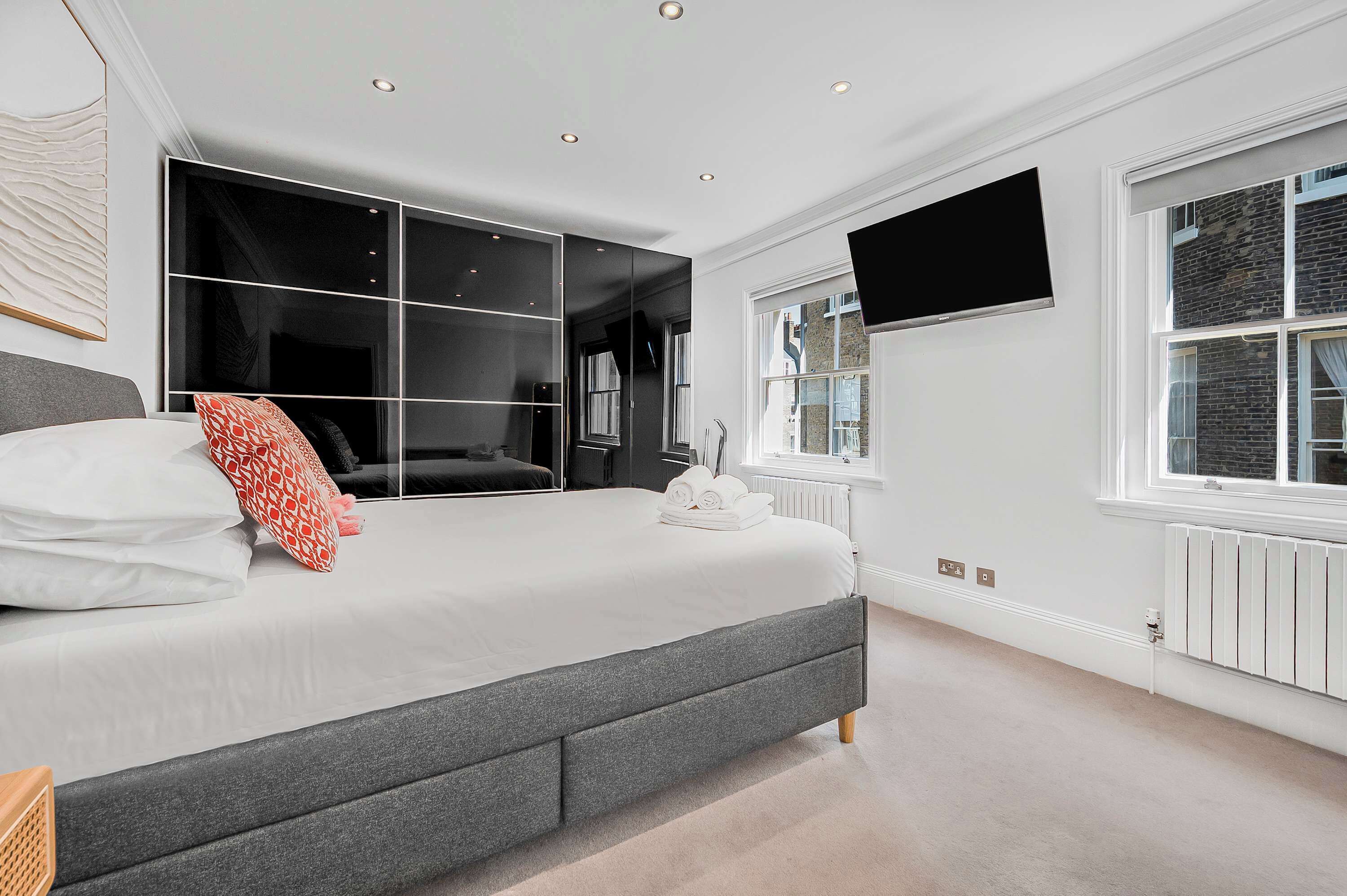 1 chambre, fer et planche à repasser, lit parapluie, Wi-Fi