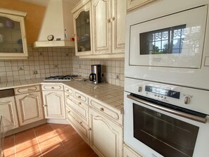 Microwave, oven, coffee/tea maker, toaster