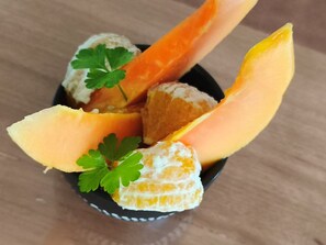 餐饮