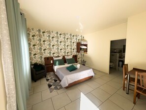 Chambre spacieuse et lumineuse.