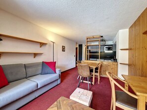 TV - Apartment in Val-d'Isère Center for 6 ppl, 2 rooms (Val-d'Isère)