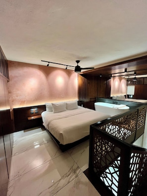 9 bedrooms, iron/ironing board, WiFi, bed sheets
