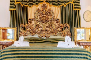 Iron/ironing board, free WiFi, bed sheets - Suite panoramic view Palazzo Viola (Palermo)