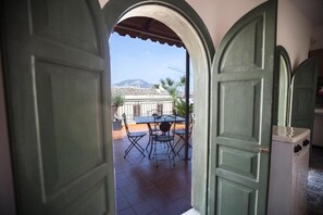 Outdoor dining - Suite panoramic view Palazzo Viola (Palermo)