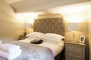 1 bedroom, iron/ironing board, internet, bed sheets