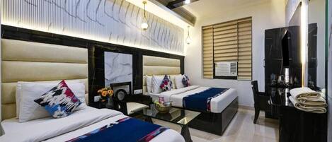 Bàn, phòng cách âm, truy cập Internet không dây miễn phí