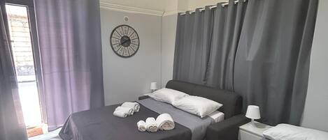 2 室のベッドルーム、アイロン / アイロン台、WiFi、ベッドシーツ