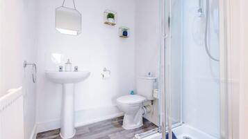 Apartment | Bathroom