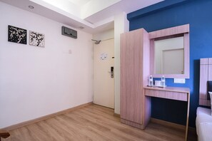 Suite Family | Premium bedding, desk, free WiFi, bed sheets
