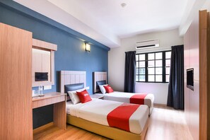 Ropa de cama de alta calidad, escritorio, wifi gratis y ropa de cama