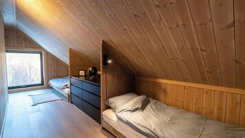 Cabin, 4 Bedrooms, Terrace, Lake View | 5 bedrooms