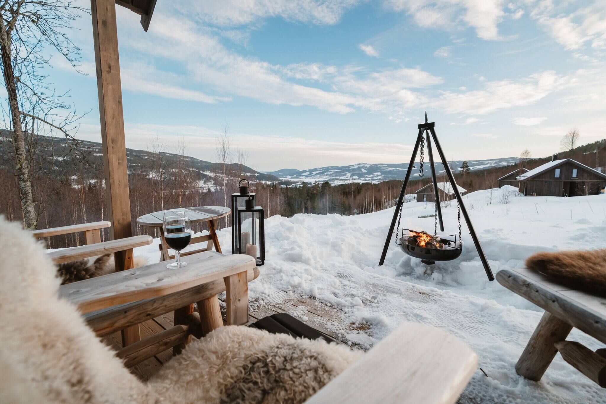 Hytte, 4 soverom, terrasse, utsikt mot innsjø | Utendørsservering
