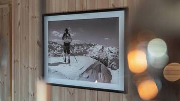 Cabin, 4 Bedrooms, Terrace, Lake View | Interior