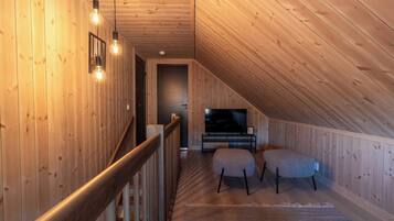 Cabin, 4 Bedrooms, Terrace, Lake View | Interior