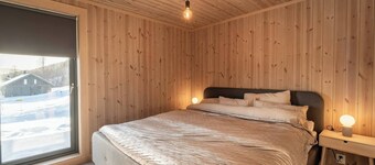 Hiking, Ski Resort, Local Shuttle bus Oslo Airport