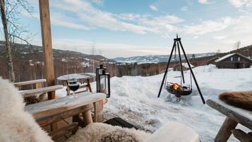 Cabin, 4 Bedrooms, Terrace, Lake View | Outdoor dining