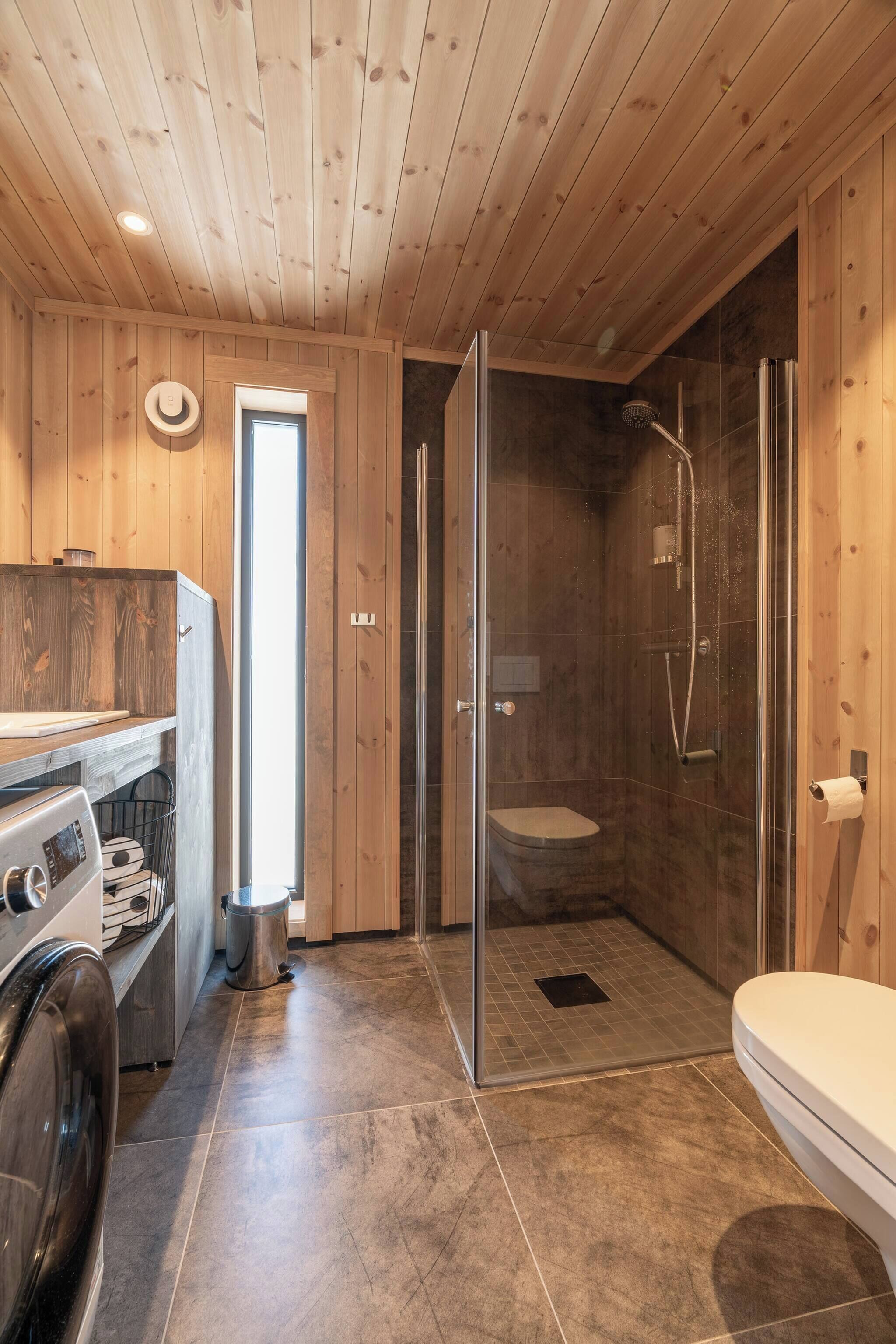 Cabin, 4 phòng ngủ, hiên, quang cảnh hồ | Phòng tắm