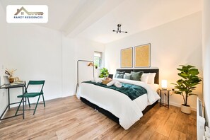 1 habitación, tabla de planchar con plancha, internet y ropa de cama