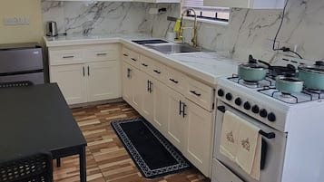 Apartamento Confort | Cortinas opacas, tabla de planchar con plancha, wifi gratis