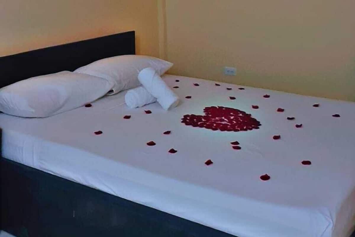 Apartemen Romantis | Tirai kedap cahaya, setrika/meja setrika, dan Wi-Fi gratis