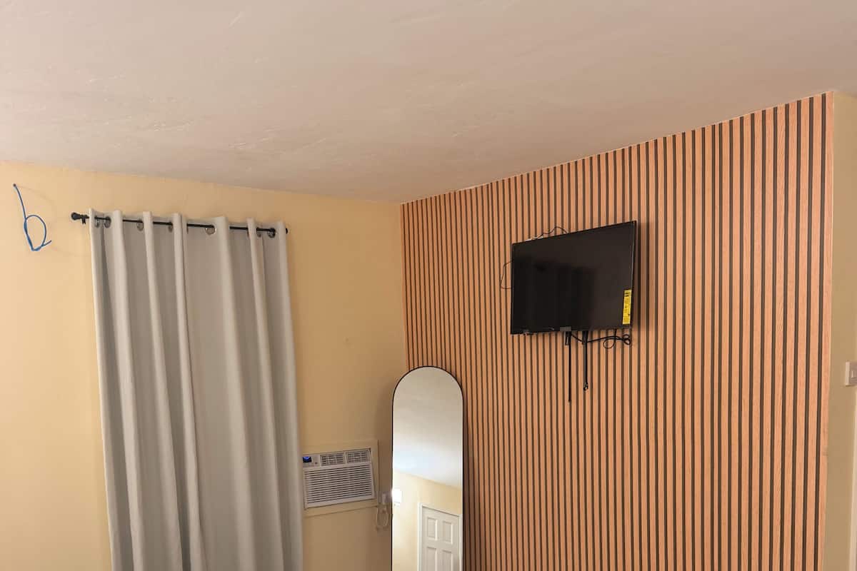 Romantic Apartment | Blackout drapes, iron/ironing board, free WiFi