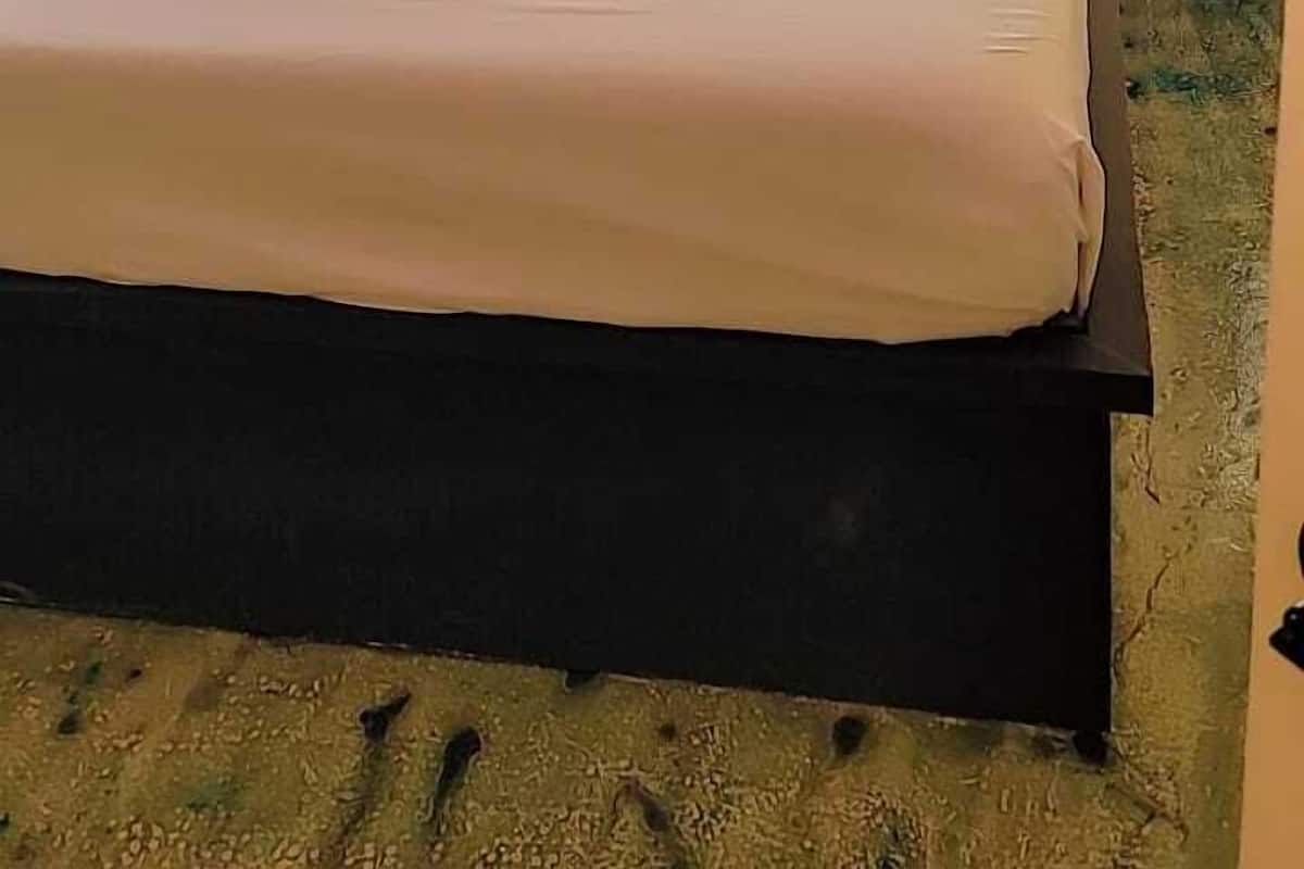 Design Apartment | Blackout drapes, iron/ironing board, free WiFi