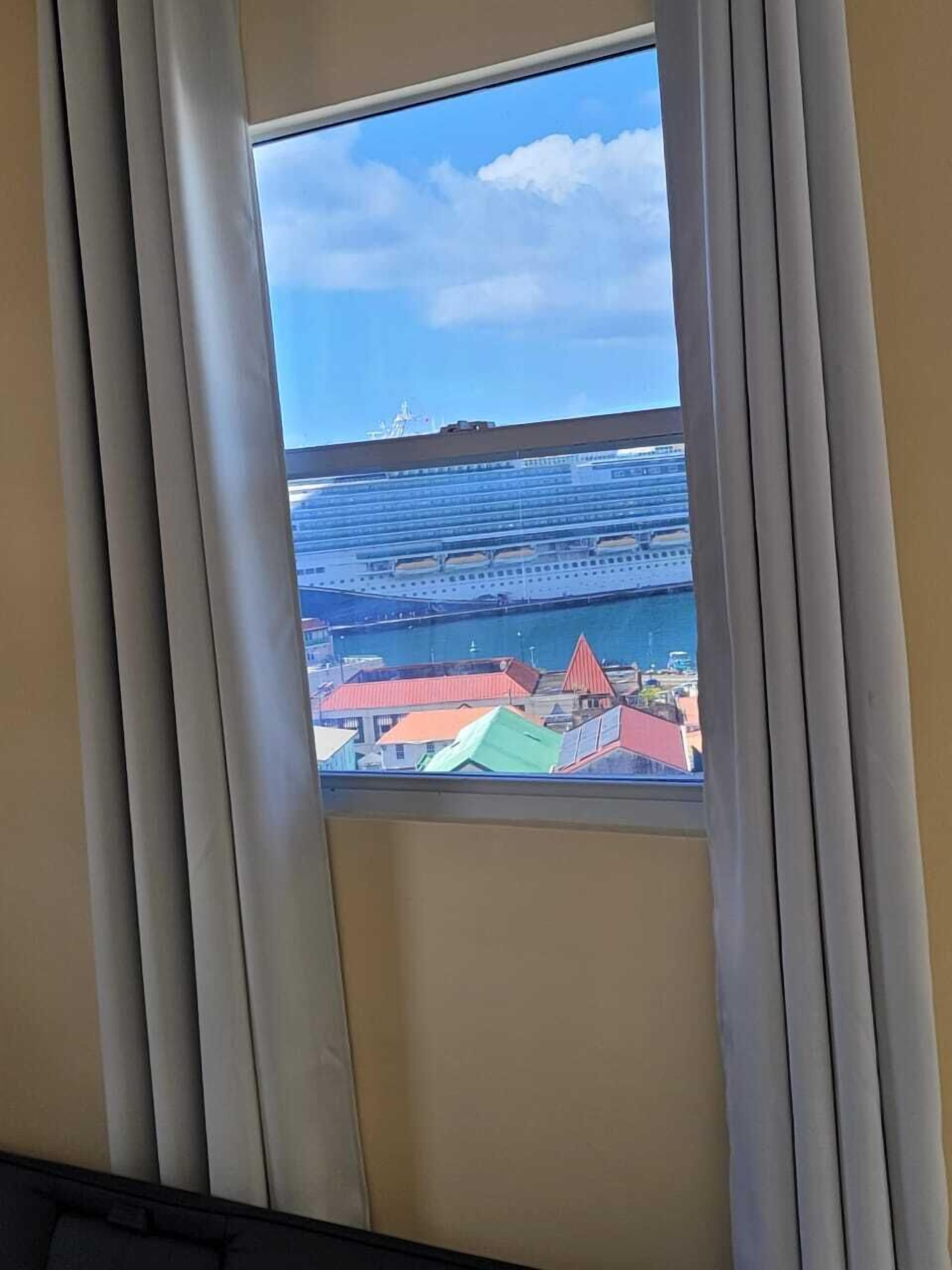 Comfort Apartment, 1 Bedroom, Non Smoking, Ocean View | Living area