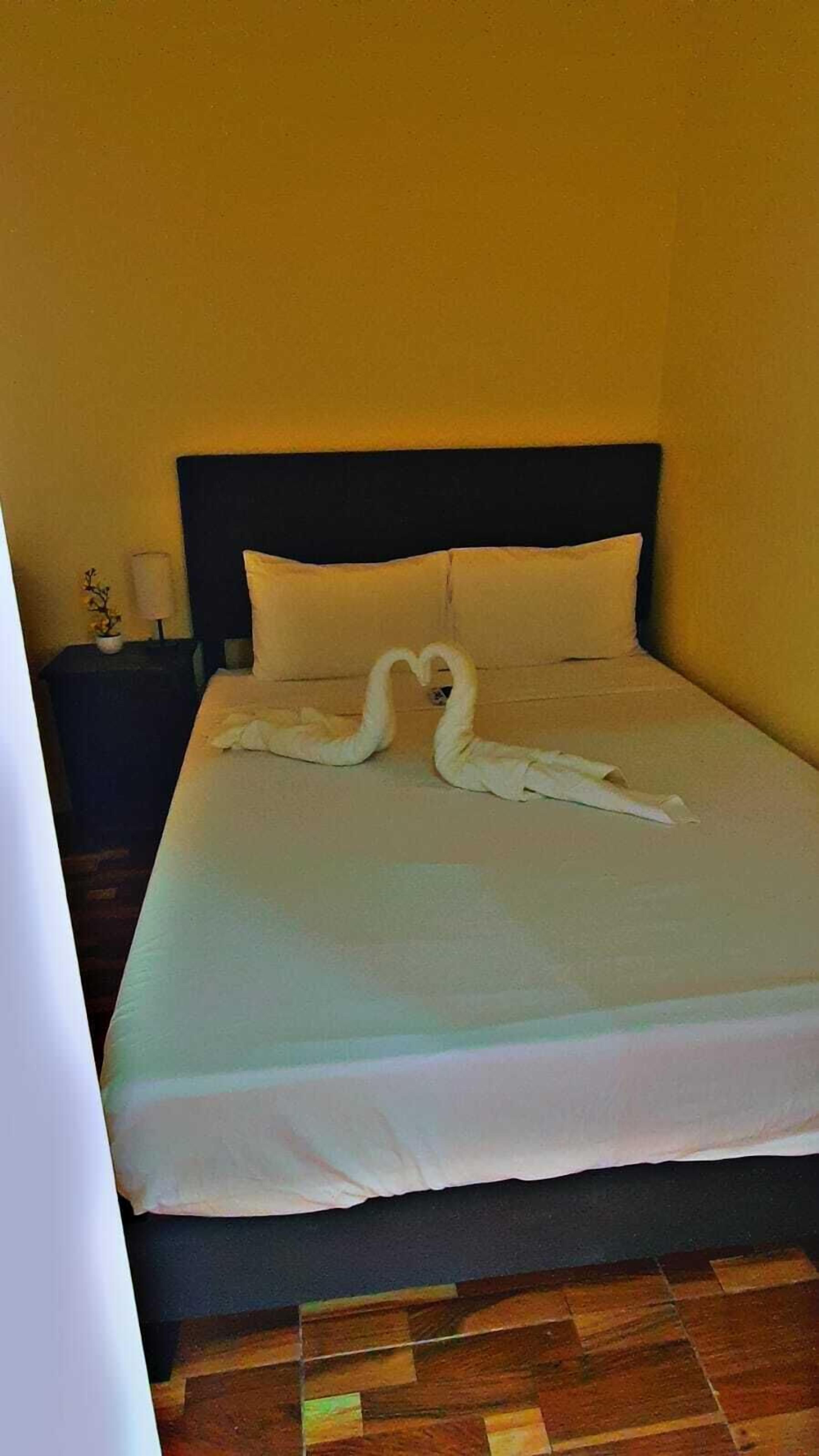 Rideaux occultants, fer et planche à repasser, Wi-Fi gratuit