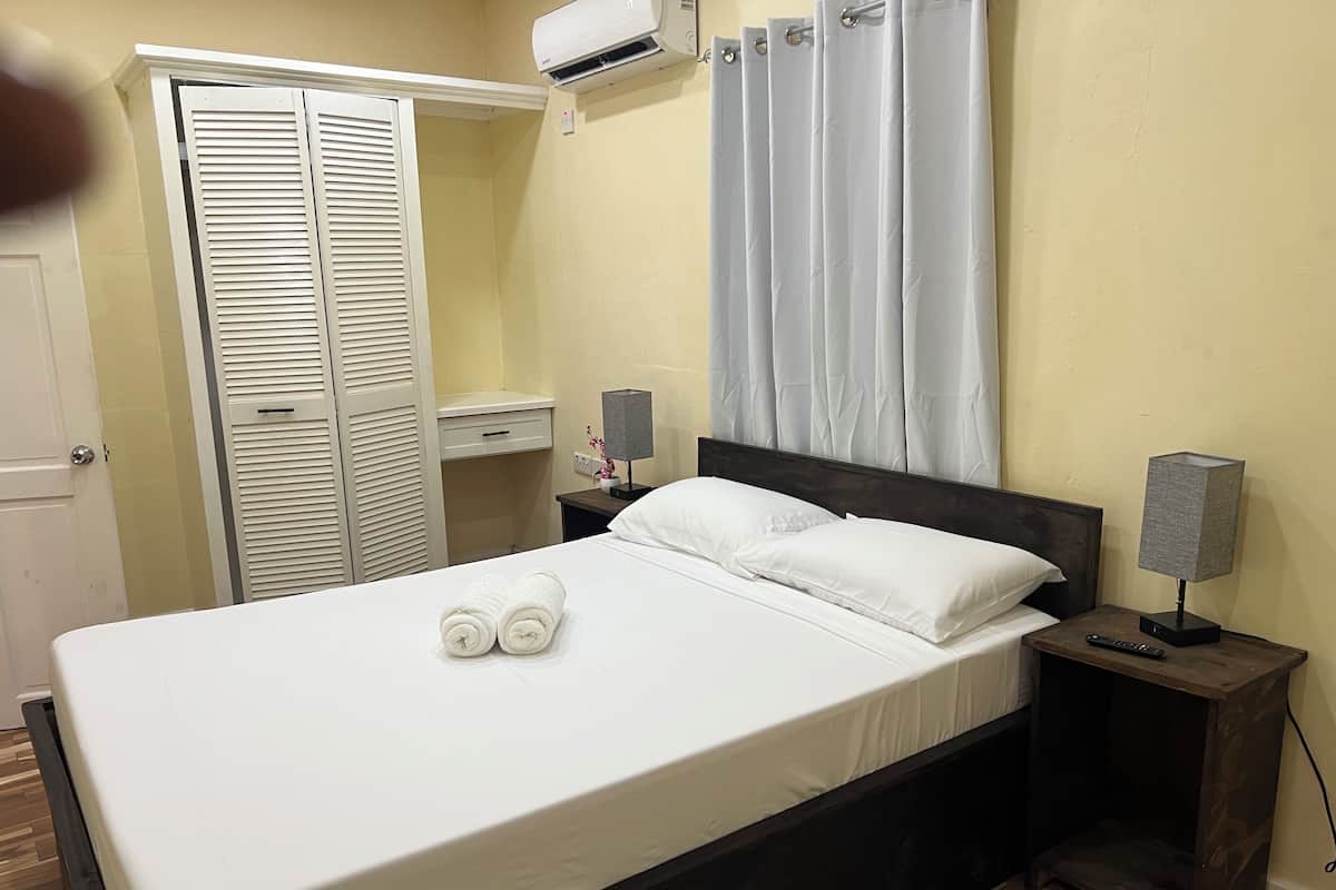 Comfort Apartment | Blackout drapes, iron/ironing board, free WiFi
