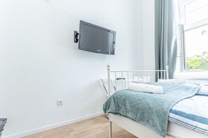 アイロン / アイロン台、旅行用ベビーベッド、WiFi、ベッドシーツ