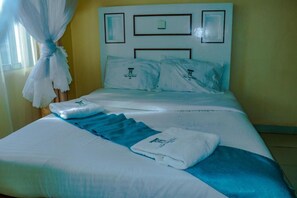 Deluxe Single Room | Free WiFi, bed sheets