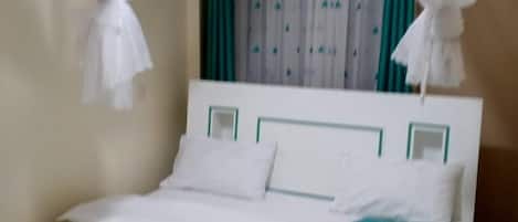Deluxe Single Room | Free WiFi, bed sheets