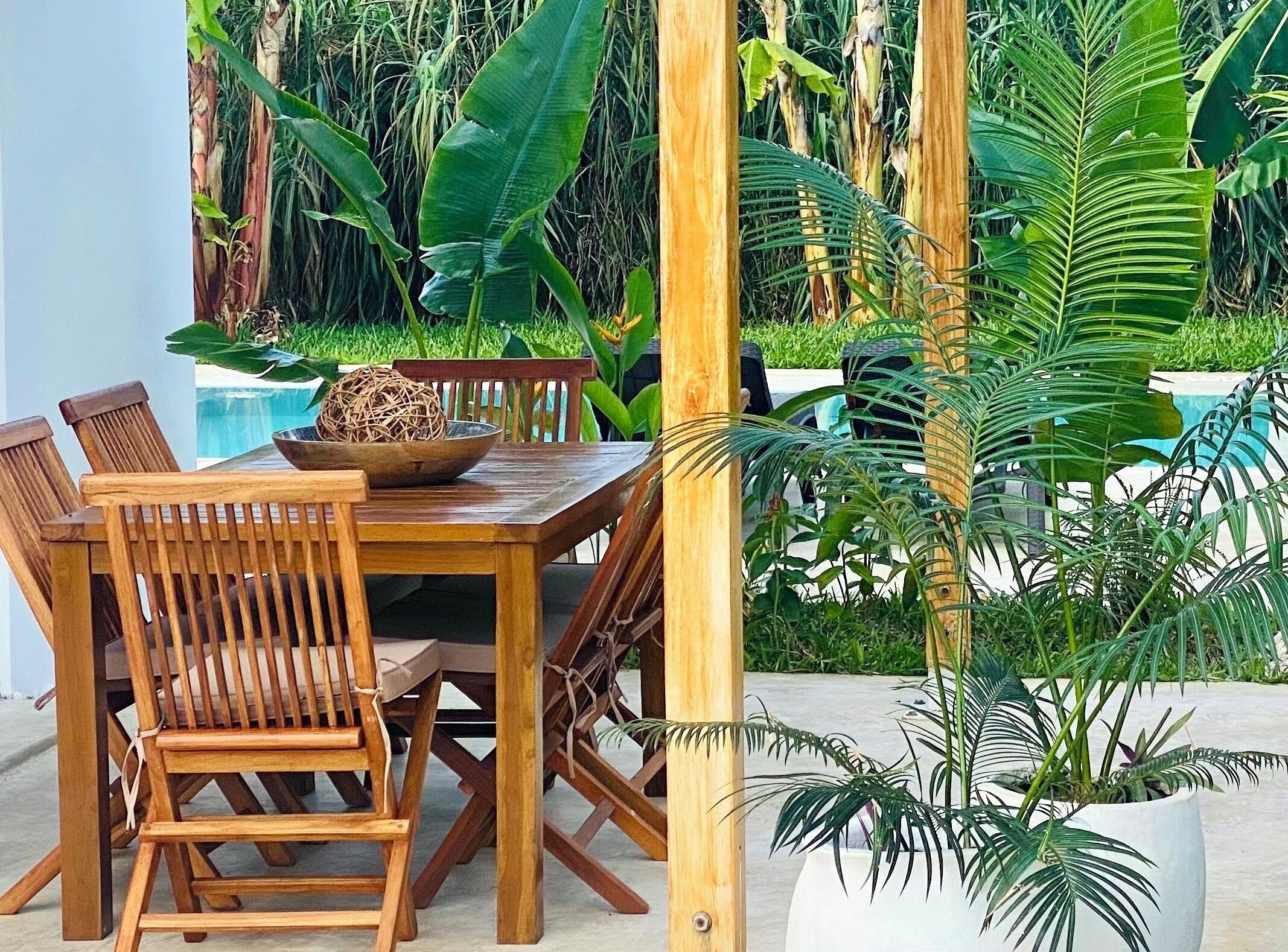 Villa de lujo, patio, vista al jardín | Terraza o patio