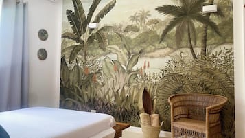 Luxury-Villa, Terrasse, Meerblick | Zimmersafe, individuell dekoriert, individuell eingerichtet