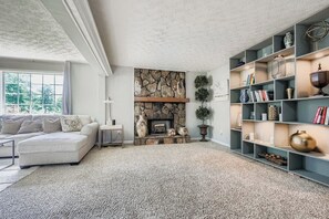 TV, fireplace, offices