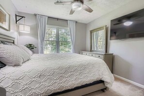 4 bedrooms, desk, iron/ironing board, WiFi
