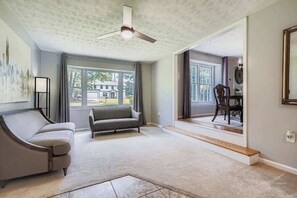 TV, fireplace, offices