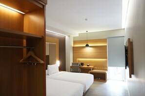 Executive Twin Room, Balcony | Desk, free WiFi - Front One Hotel Papua Lestari (Timika)