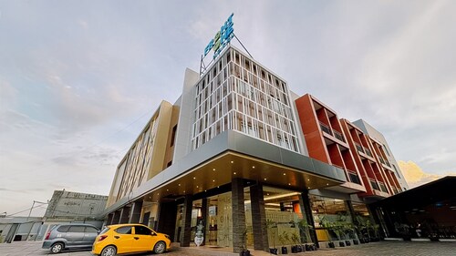 Front One Hotel Papua Lestari