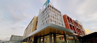 Front One Hotel Papua Lestari