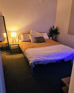 1 sovrum, strykjärn/strykbräda, wi-fi och sängkläder
