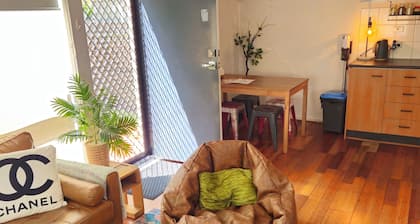 Quiet, peaceful northcote 1 bedroom unit