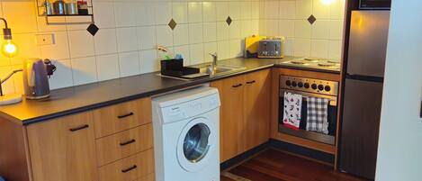 電子レンジ、オーブン、コンロ